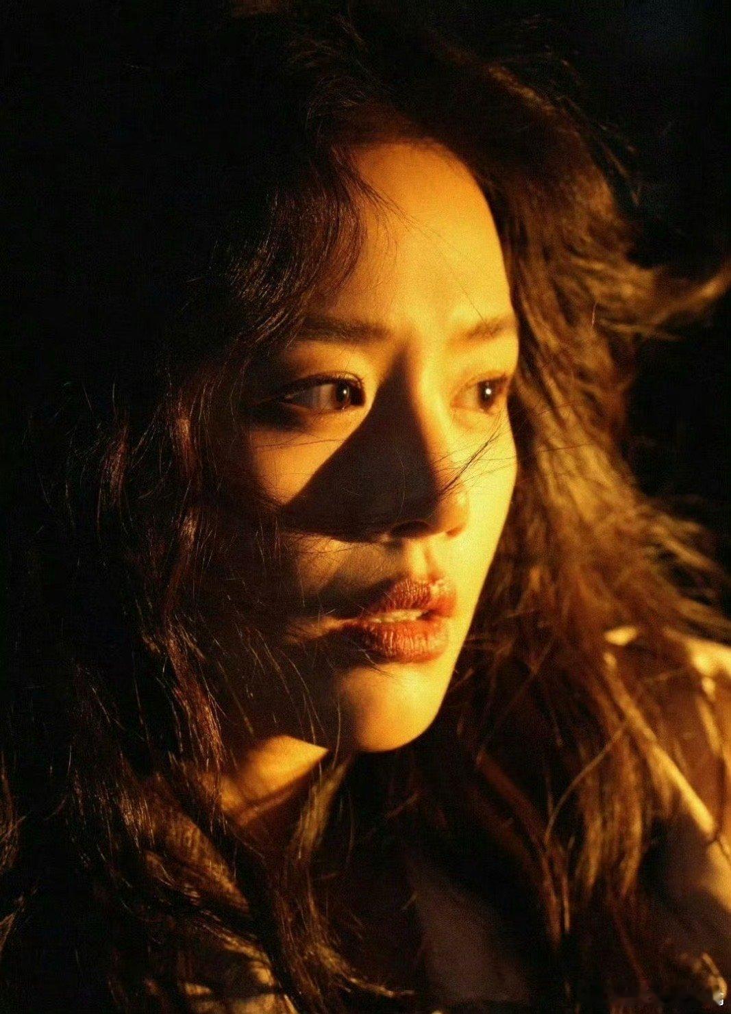 马思纯让吴国豪做个好人电视剧人之初 王景春在直播中展现的幽默一面，反而加深了角色