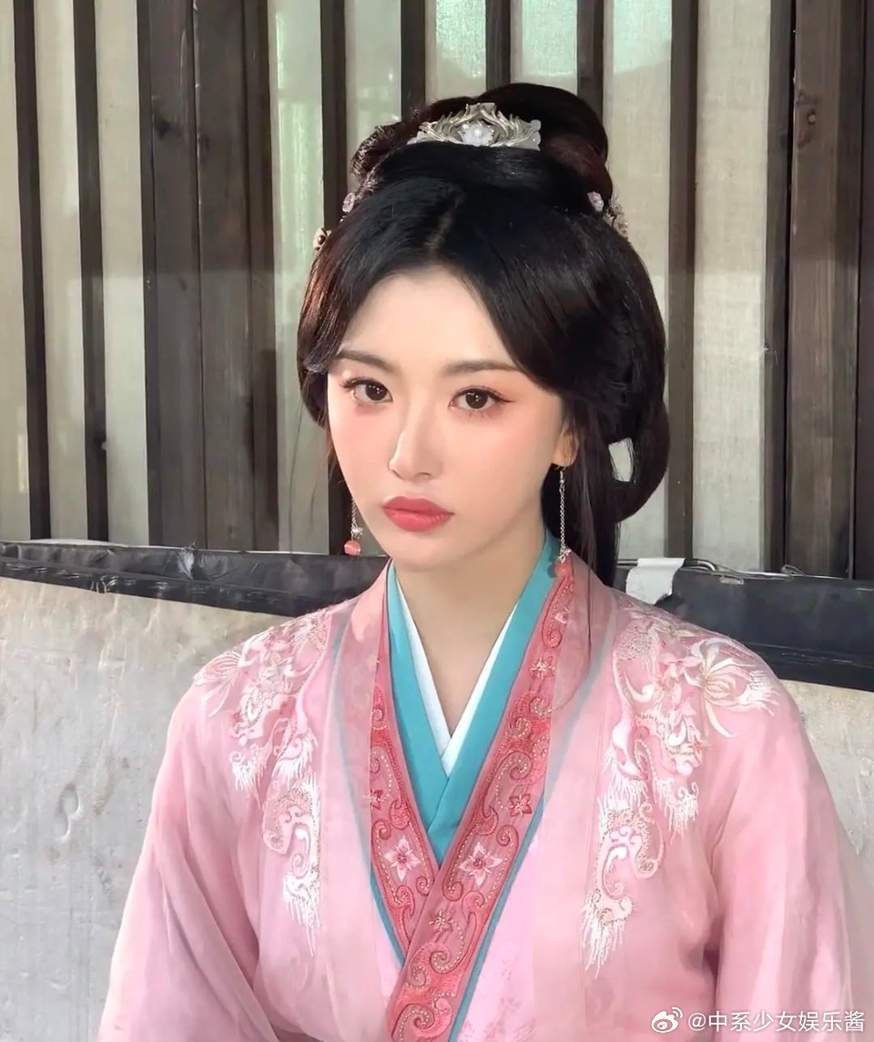 有网友说孔雪儿动了很多，大家怎么看👀 