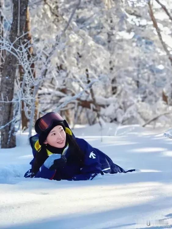 李冰冰，冰美人。
冰雪，冰雪，冰与雪本就是一体，完美融合。
可惜她息影了，看不到
