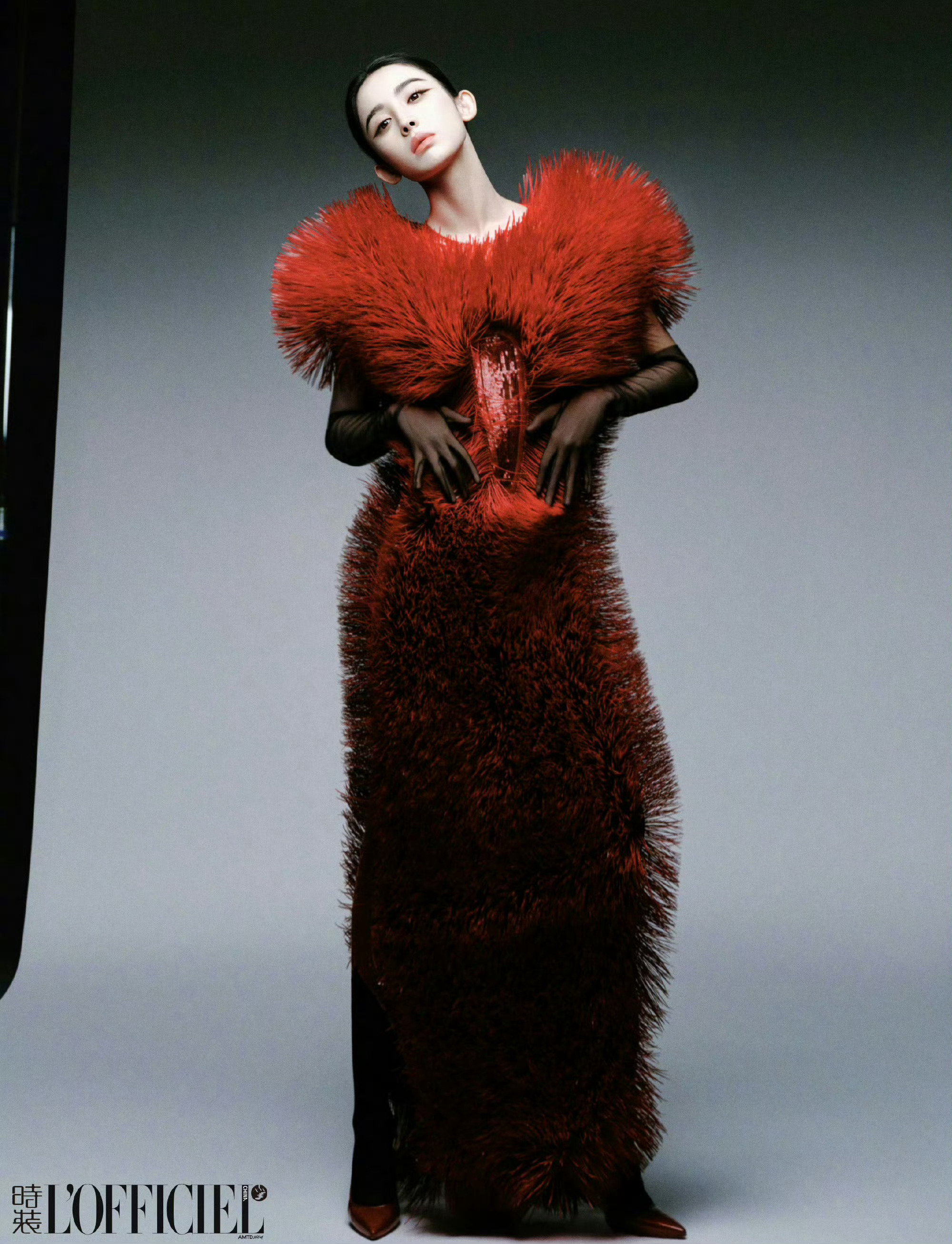 杨紫和古力娜扎撞高定了，这对比还是很明显的[允悲] 