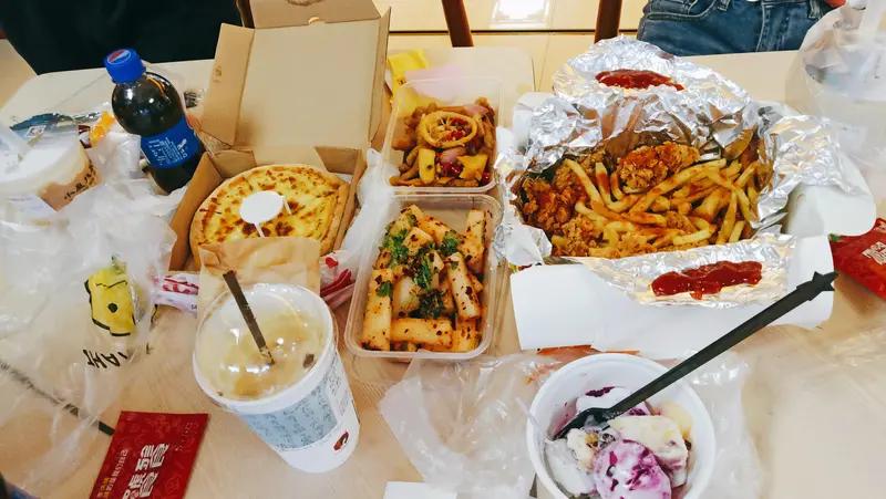 这10个APP，你想卸载哪一个？
1、微信
2、QQ
3、淘宝，
4、京东，
5