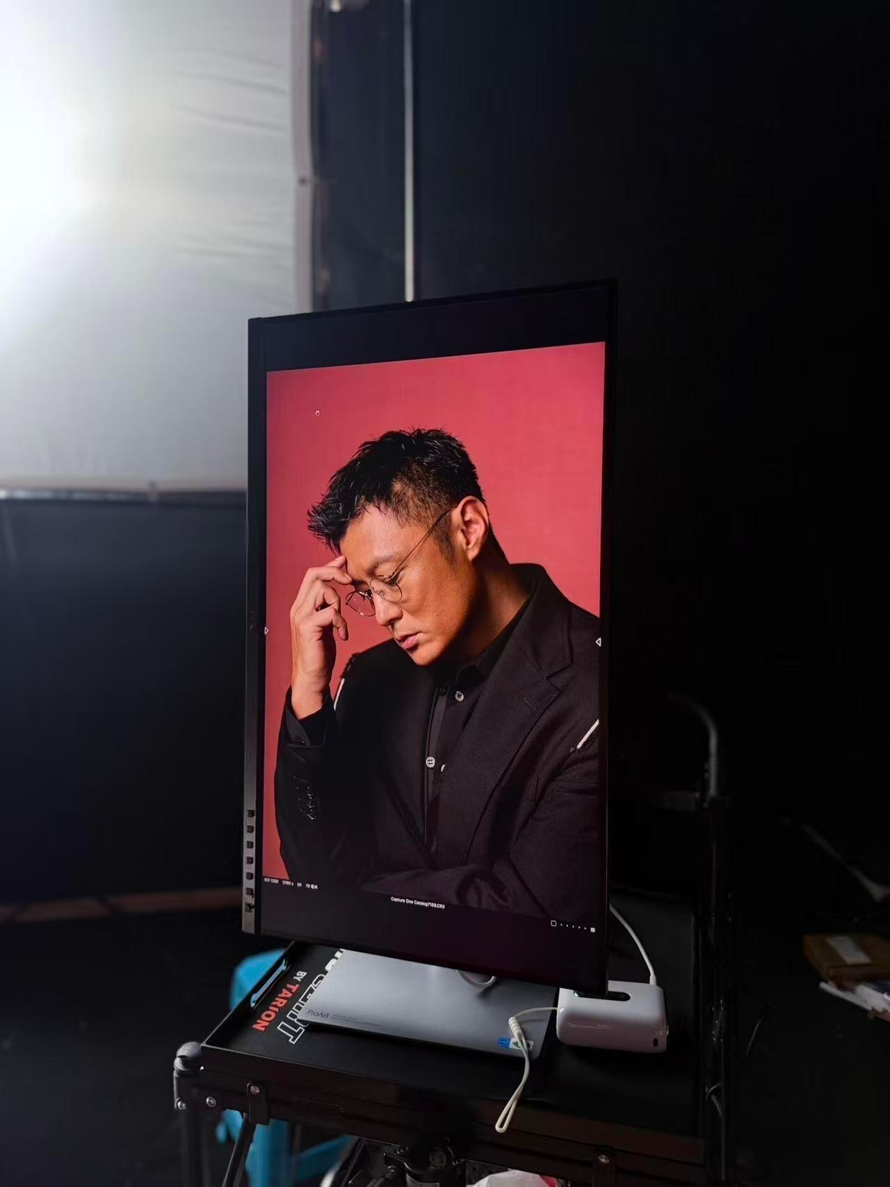 初代浪姐大战6代披哥万茜余文乐浪姐披哥成对手了 谁能想到！万茜和余文乐在《冬城猎
