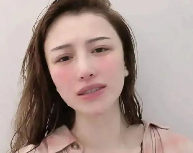 近日，刘翔的前妻葛天在直播中自曝了一个大瓜。她表示在拍戏时曾遭到潜规则，导演要求