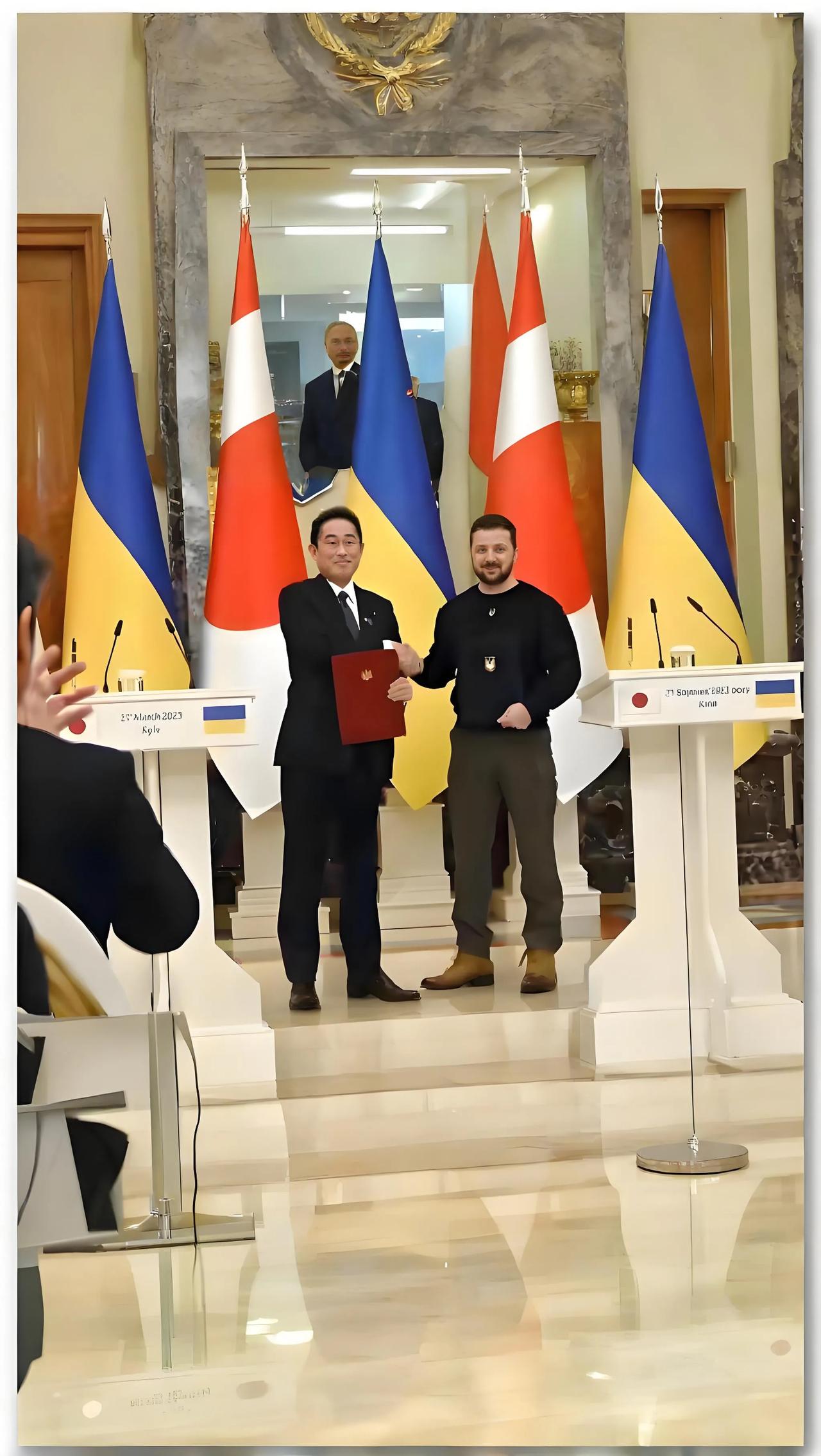 俄罗斯和乌克兰的军费谁更高？乌克兰总统泽连斯基计划每月至少花十亿美元购买美国武器