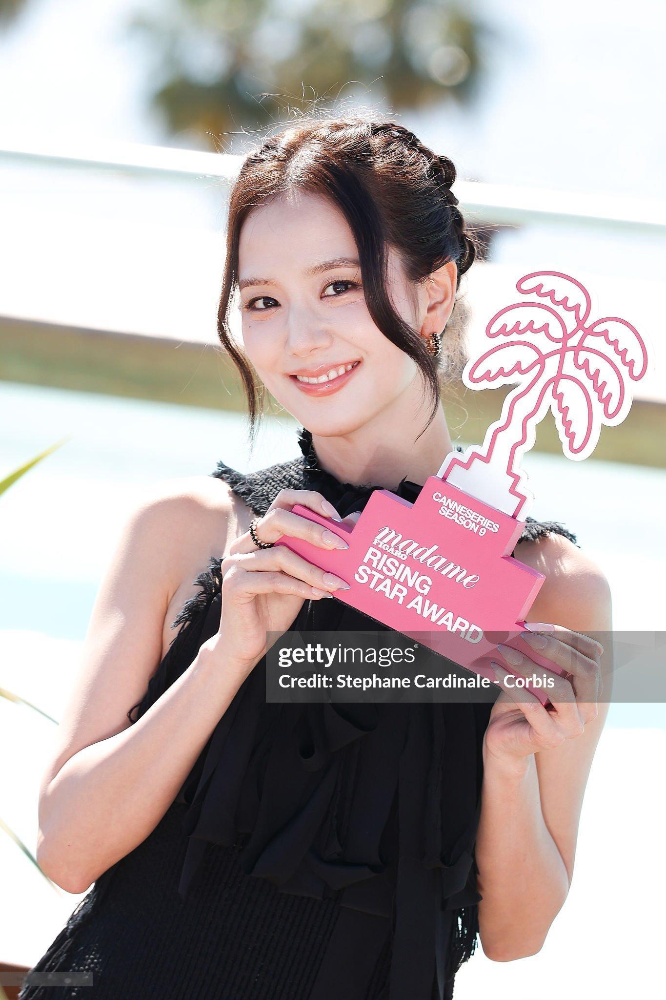 金智秀 Jisoo｜戛纳国际电视剧节姐这组状态更是一绝惹 ！ 亮相 Photoc