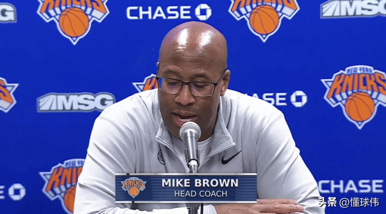 很高的评价！布朗谈库里：

“我跟库里合作过。”

“我们一起在勇士拿过总冠军。