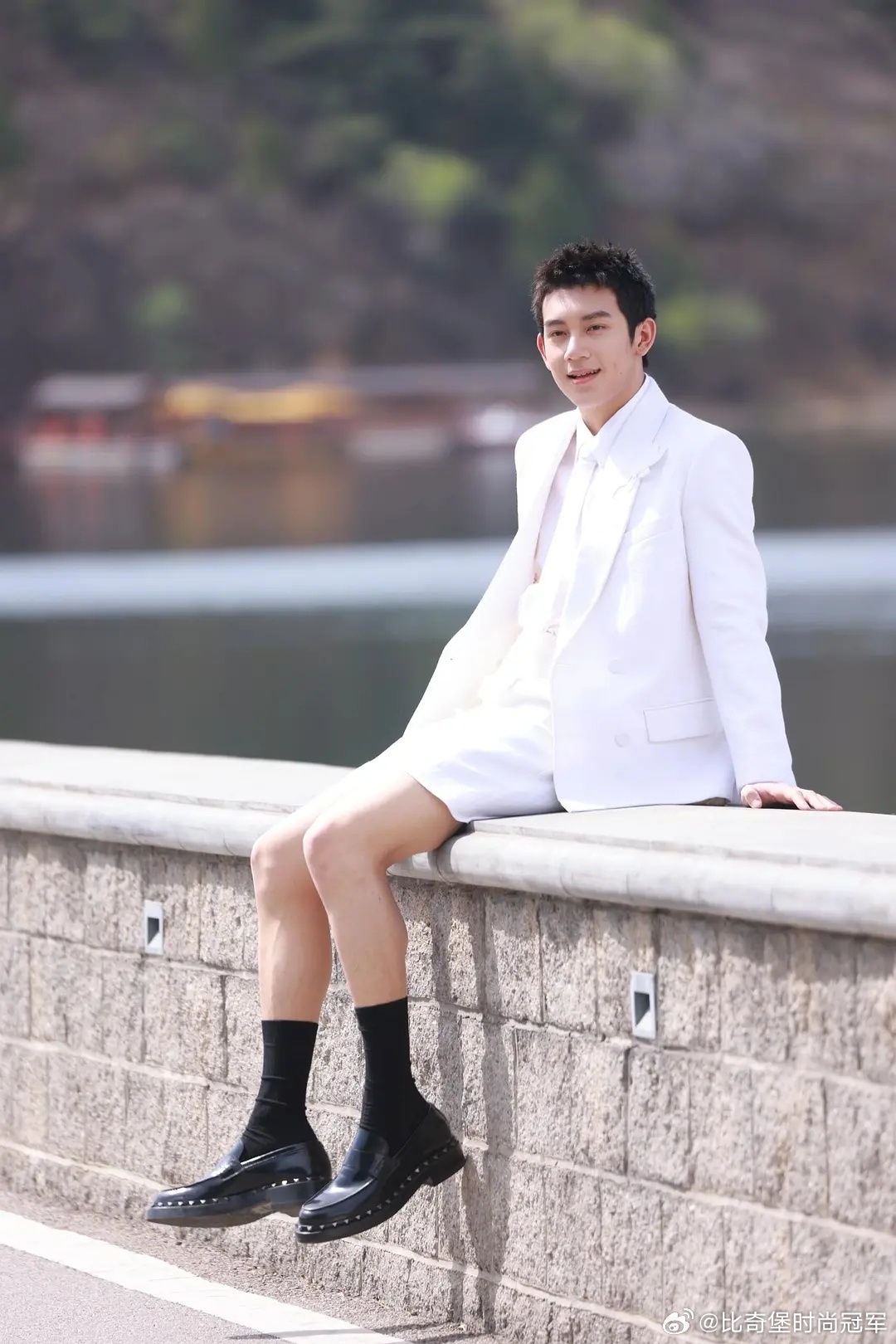 谁能看懂林沐然新穿搭？ 