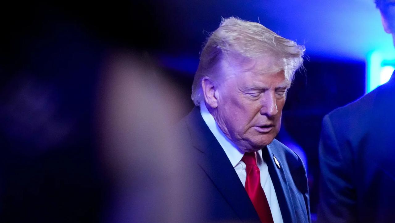 特朗普质疑对乌授权生产“爱国者”弹药：这玩意儿太特殊  
 
 
 
美国前总统