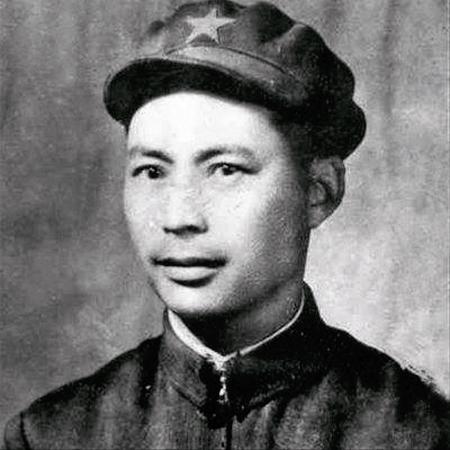 1952年，67军军长李湘在朝鲜战场视察完工事后，突发怪病，脑袋胀得水桶一样粗大