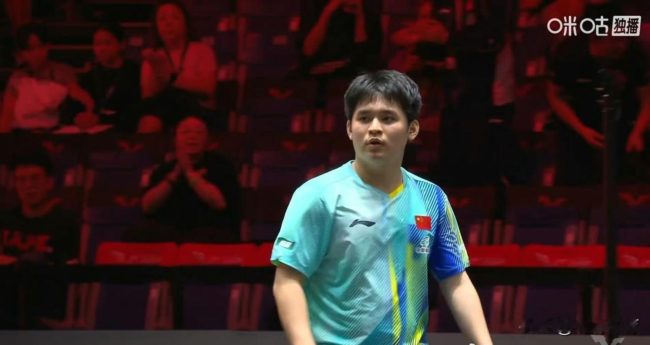 WTT新加坡大满贯，林诗栋3-1险胜筱塚大登，晋级32强！
比分：11-3、8-