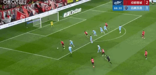 中国足球老是关键时刻掉链子，不是没有原因的！打进比打飞容易的多的球，总是能匪夷所