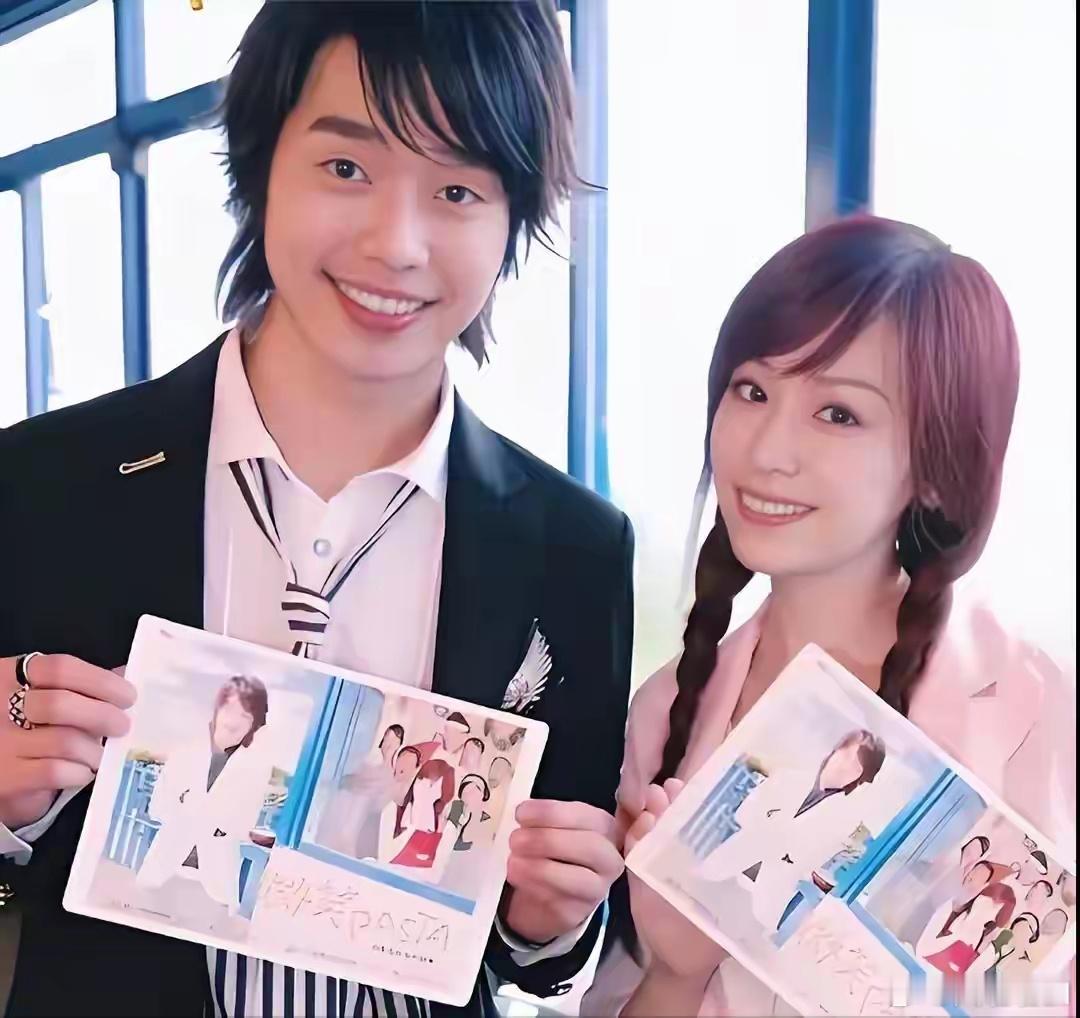 王心凌张栋梁同游东京偶遇王心凌张栋梁东京旅游没想到，王心凌跟张栋梁私下关系那么好