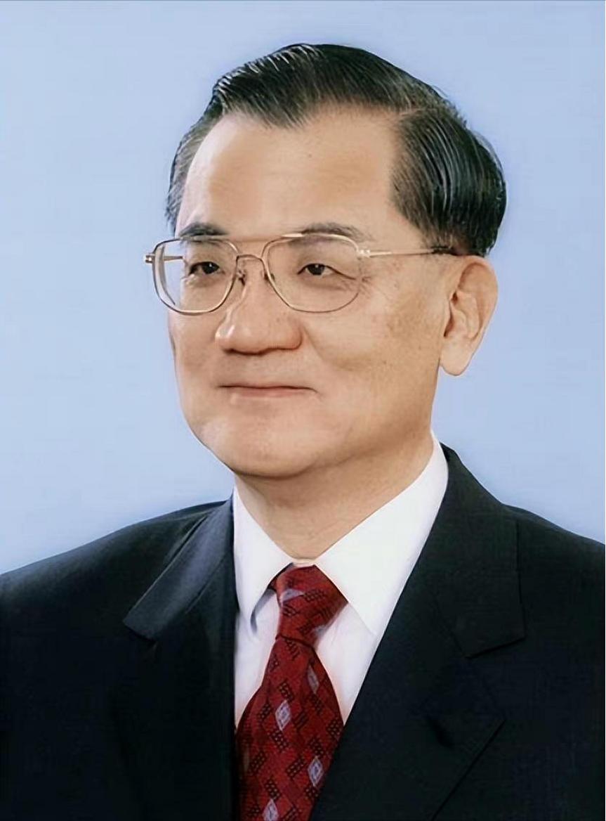 连战这辈子怕是做梦都想不到，自己砸下真金白银、动用全部人脉捧出来的亲儿子，在政坛