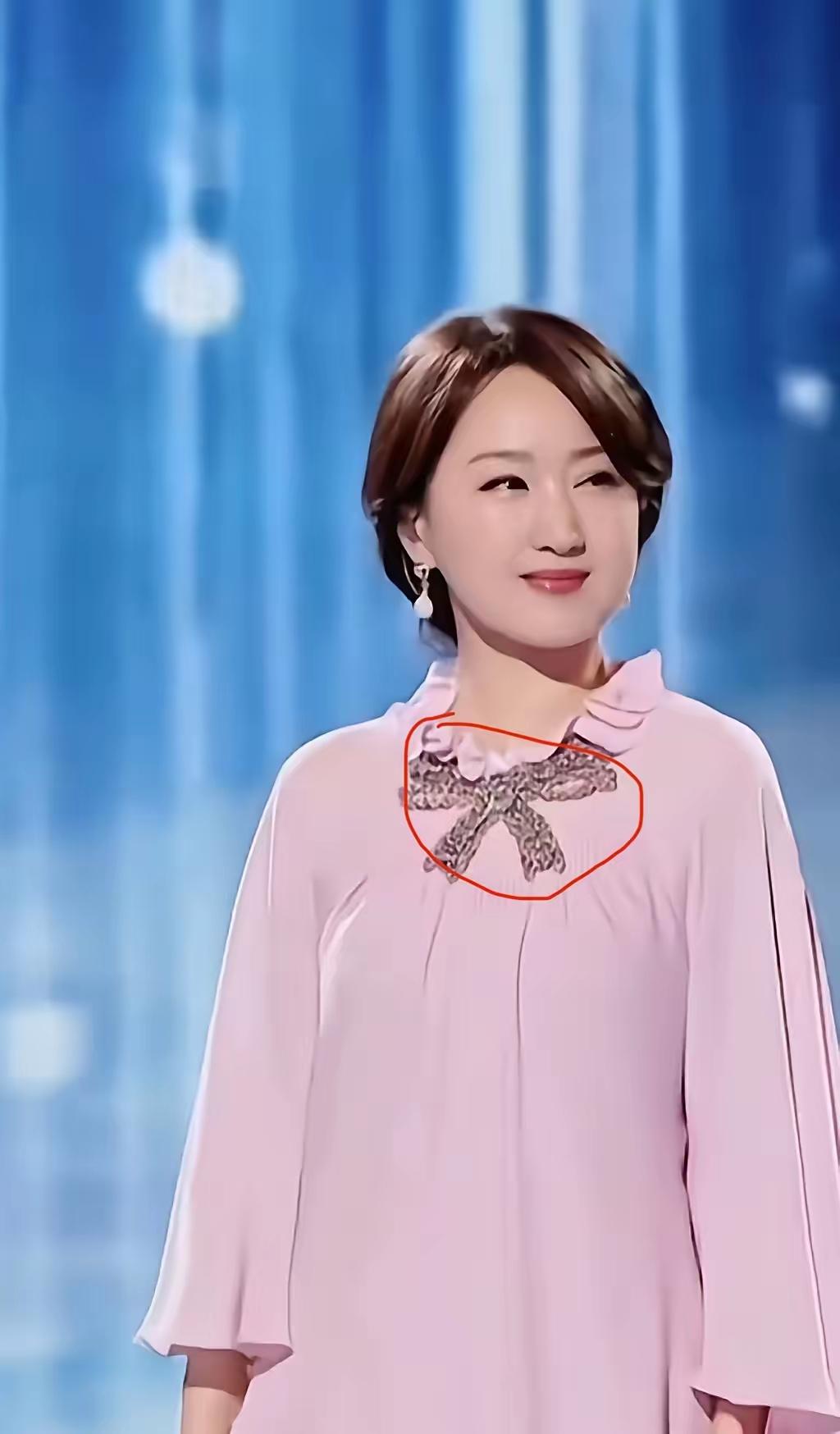 湖南卫视的导演和杨钰莹啊，估计压根儿没料到会是这么个情况。当时呢，导演费了好大心
