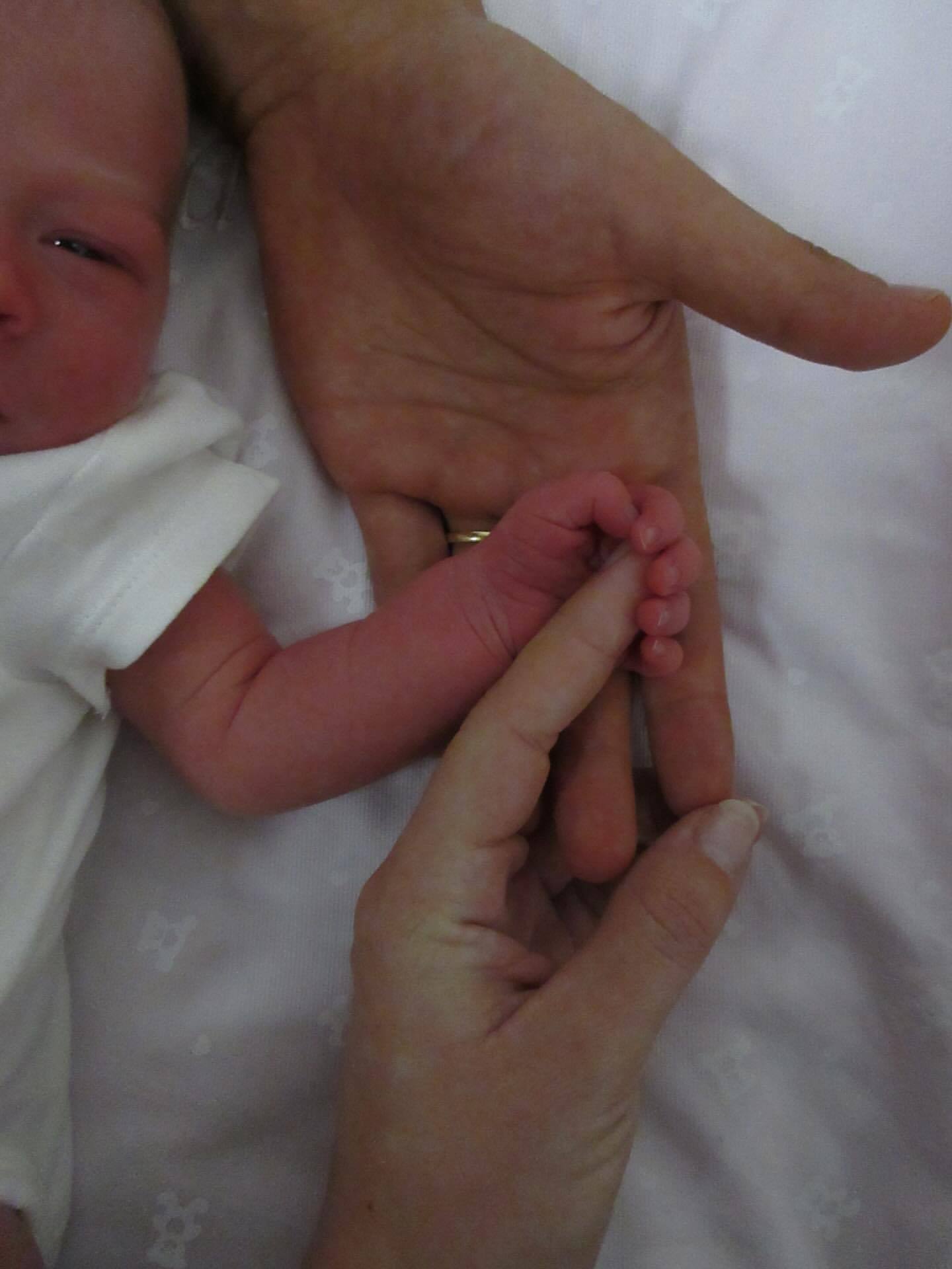 迪巴拉＆Oriana更新ins｜为爸爸妈妈鼓掌🧸💕帕雷德斯评论：😍😍😍