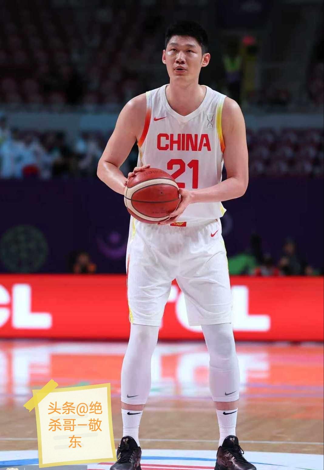 中国男篮的定海神针抗日第一英雄——胡金秋！
中国男篮在客场取得了一场至关重要的比