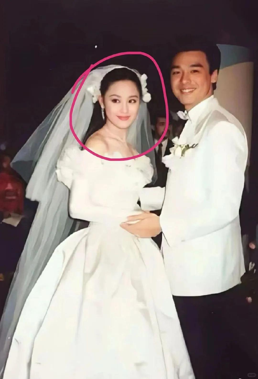 这是凤凰男迎娶白富美，养不活了就到处抹黑白富美消费高把他花破产，咋不说人家本来就
