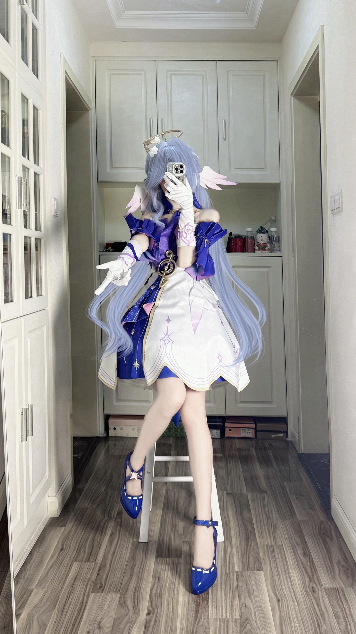 会带知更鸟小姐回家吗。
衣服是 家的