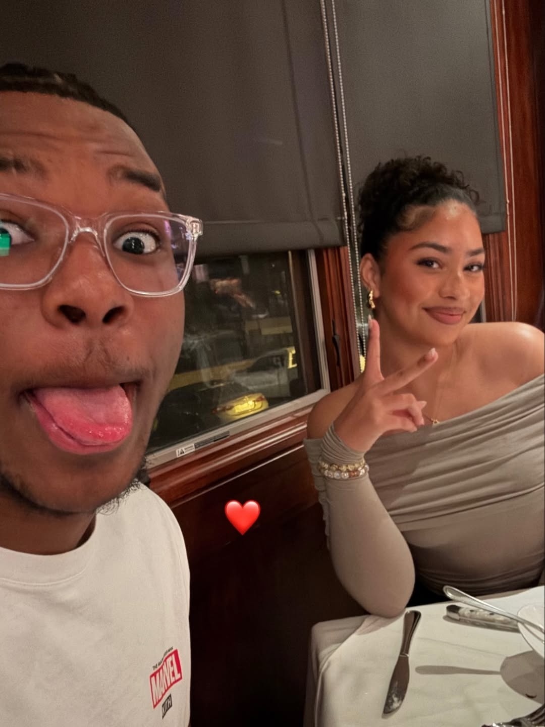 NBA[超话] 甜蜜！布莱斯詹姆斯女友晒两人亲密合照公开撒糖：爱你❤️詹姆斯 ​