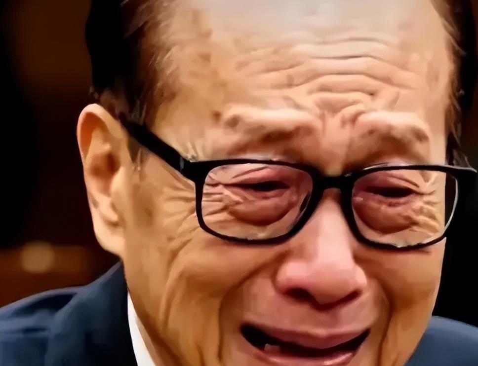 228亿卖港口，李嘉诚踩雷了

全球6%海运、中国20%远洋贸易的咽喉，差点被他