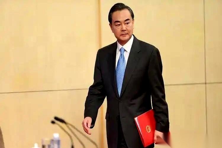 最狠的话，往往听着最客气。
一句“我们支持欧洲在乌克兰问题上发挥更大作用”，我隔