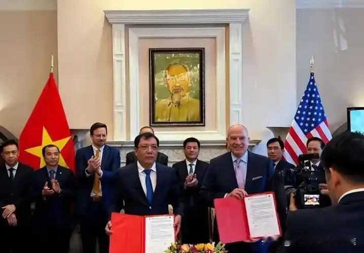 特朗普血洗东南亚！越南“跪了”？20国遭“关税核弹”轰炸，全球供应链大洗牌！
 