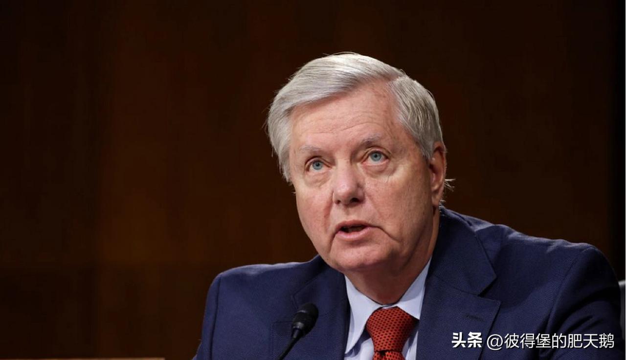 今天真是个好日子啊！美国知名反华参议员林赛·格雷厄姆被确认死亡！

这家伙终于下