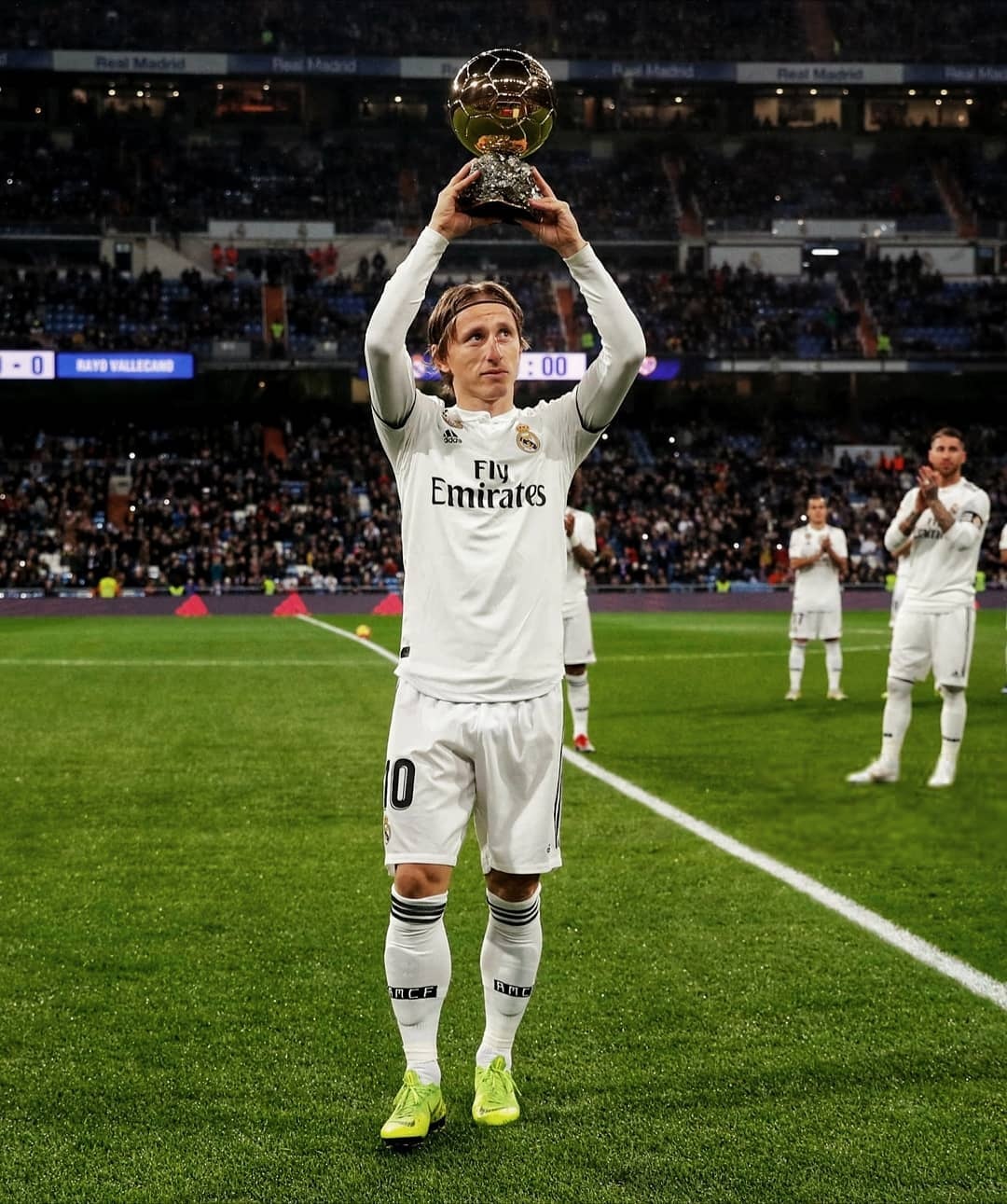 七年前的今天。 🤍🇭🇷莫德里奇纯白记忆