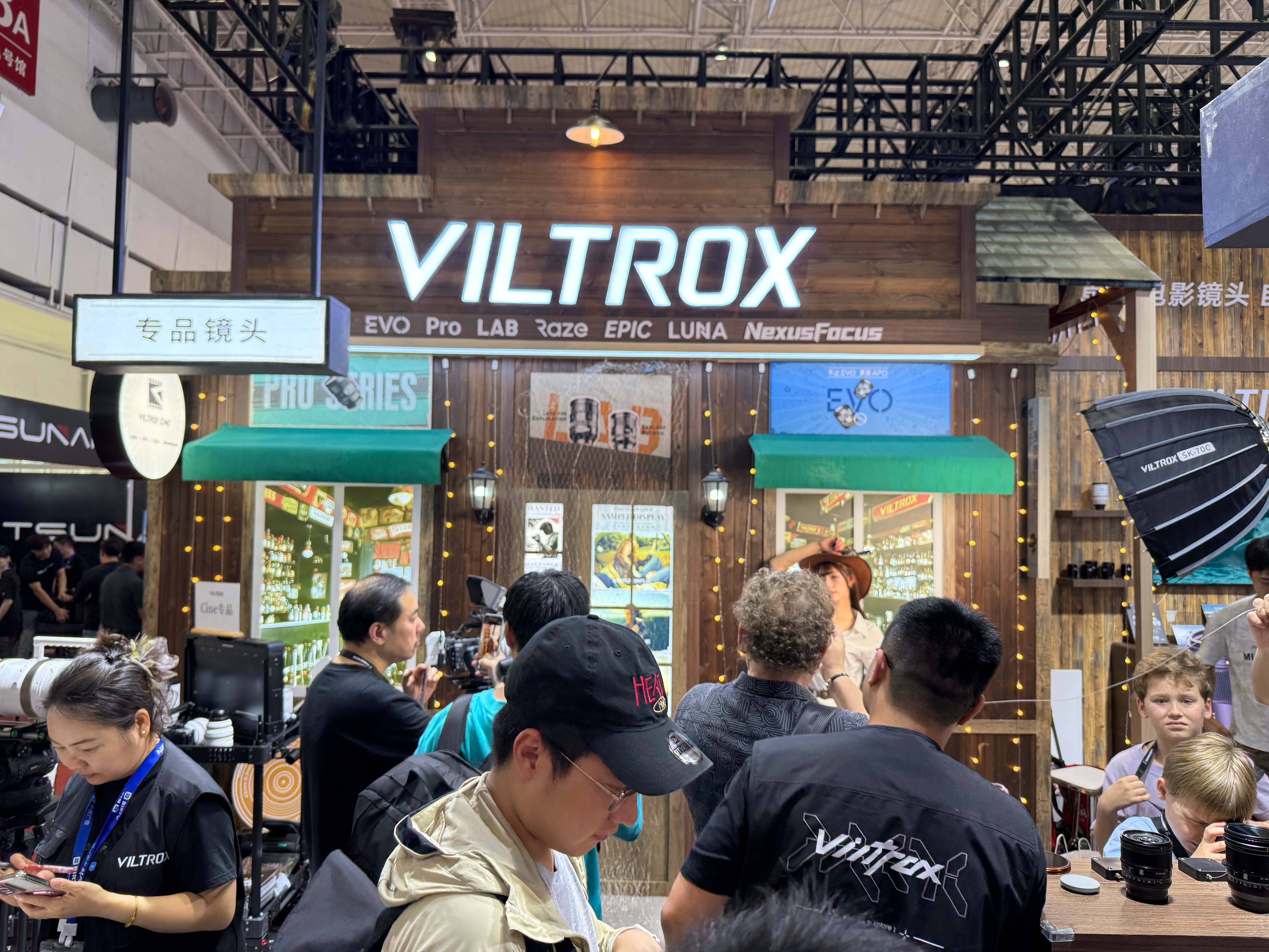 birtv2026唯卓仕 BIRTV逛展｜唯卓仕Viltrox展台打卡📸展台复