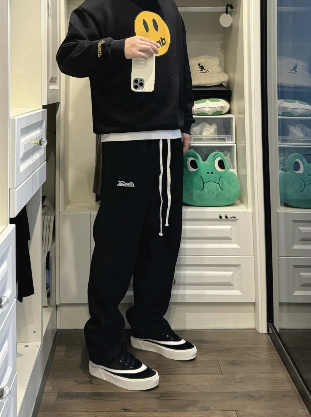 黑白叠穿｜卫裤穿搭