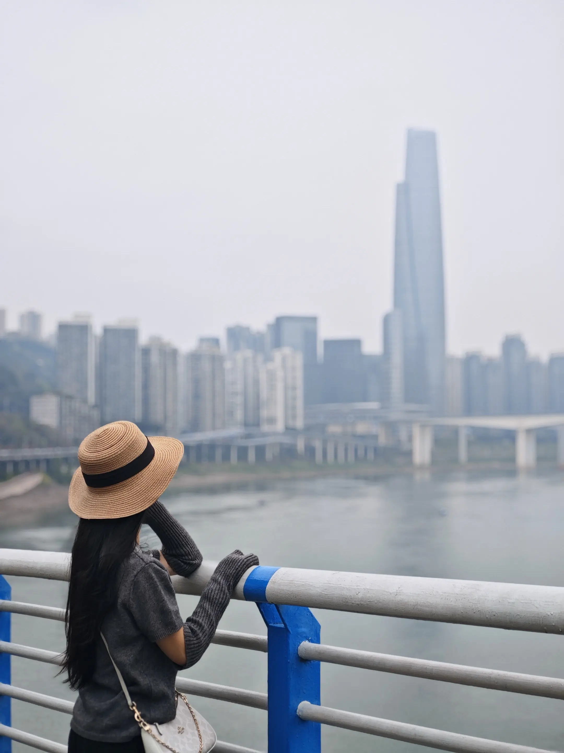 浙江人游成都重庆。成都东郊记忆还可，其他无感 重庆火锅好吃，地貌奇特...