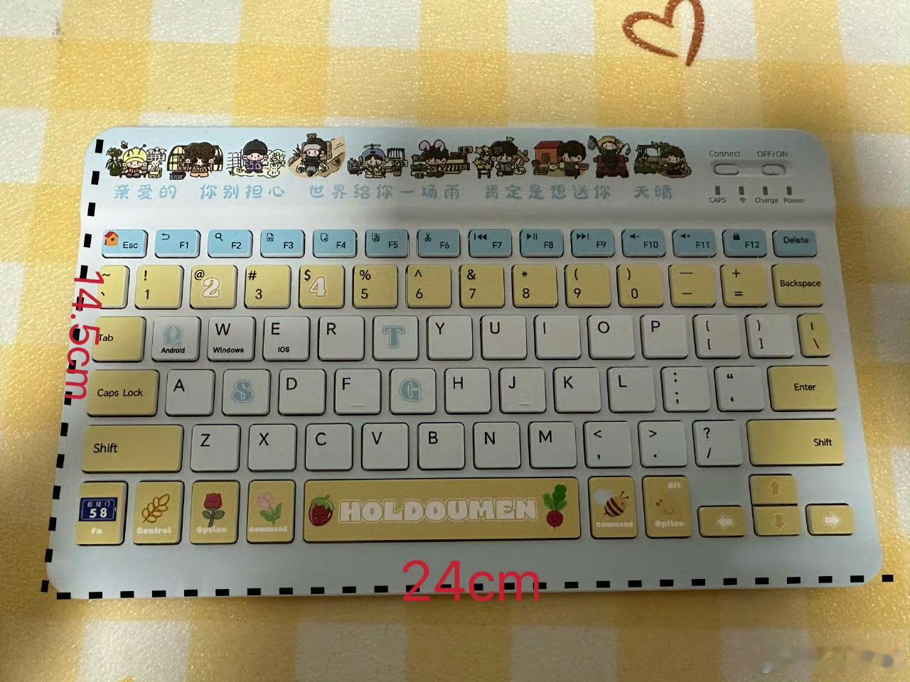 蓝牙键盘大小大家可以先参考我这个用下来的感觉：日常打字很OK！因为我这个是充电款
