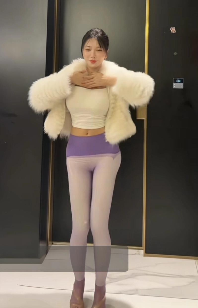 龚玥菲这样的身材，真的是女性里面最差的身材了，难怪庞麦郎单身几十年了，都看不上她