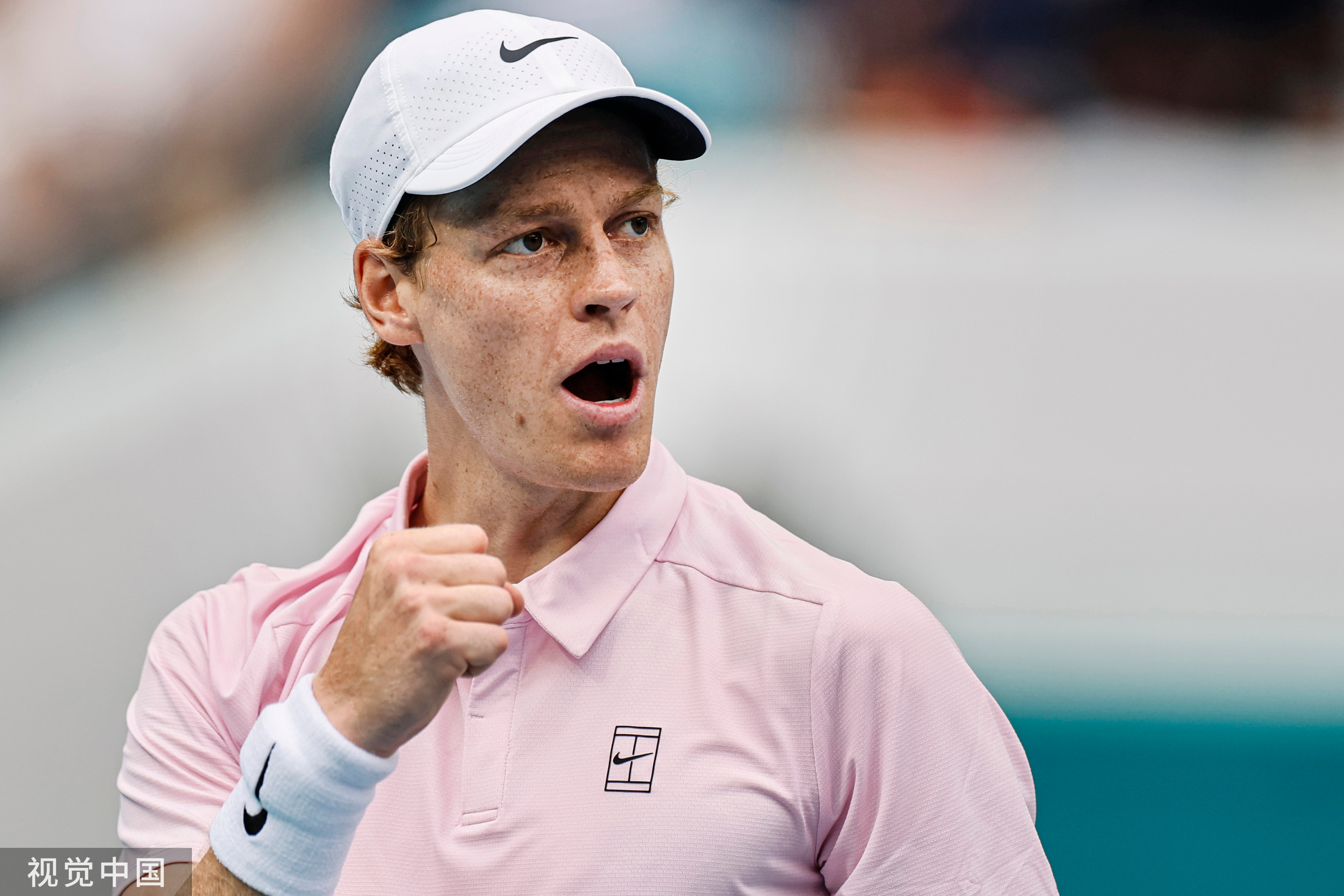 辛纳阳光双冠 迈阿密大师赛，6-4/6-4莱赫卡，重新在本站夺冠，实现阳光双冠壮