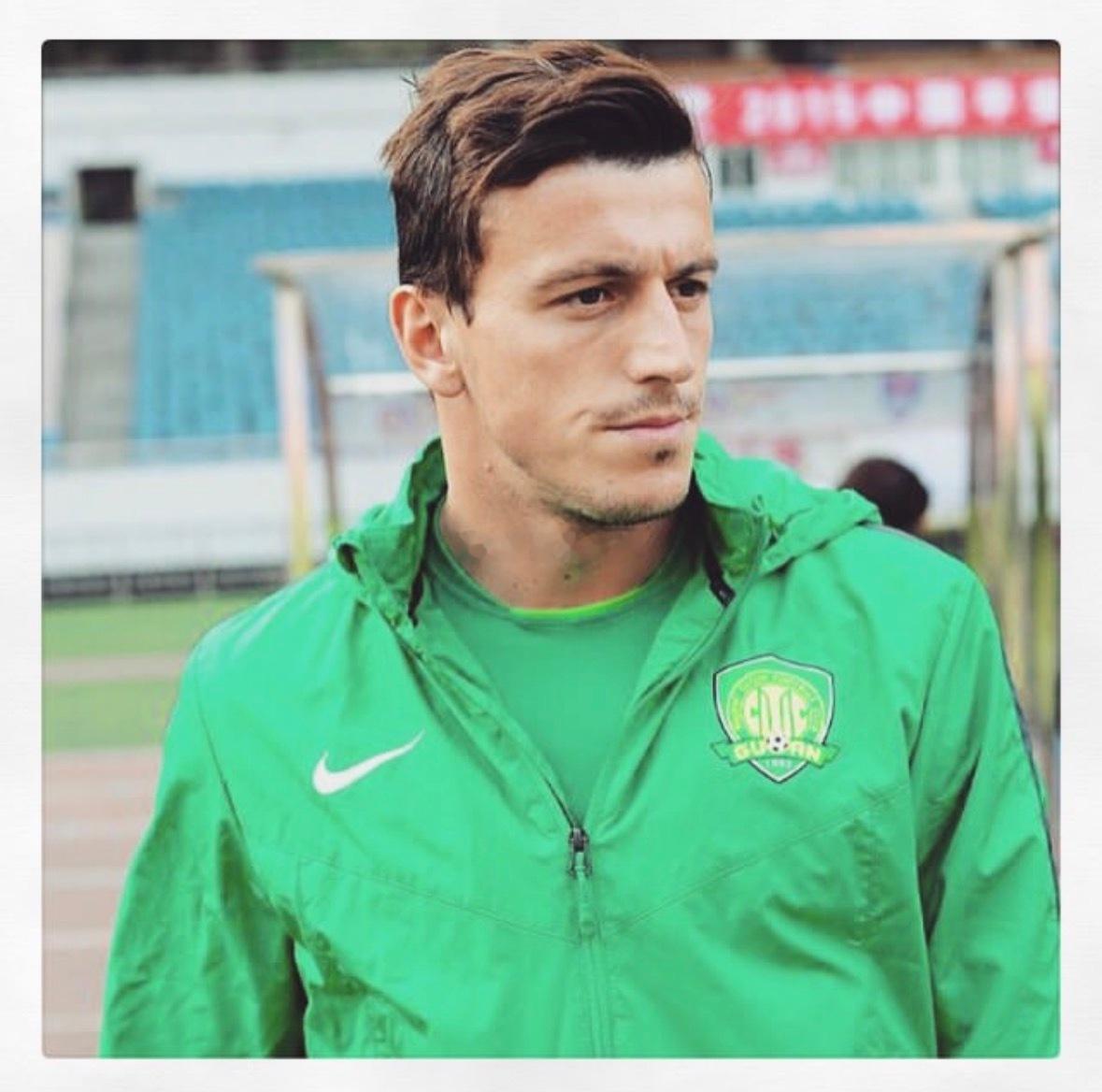 北京国安北京国安 祝费祖拉乌38岁生日快乐🎂🎂🎂 