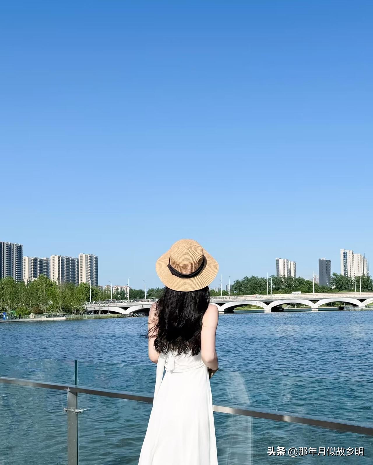 近日，山东一位26岁的已婚女士很是纠结！婚姻的纠结。

她男友的家里，没有钱支付
