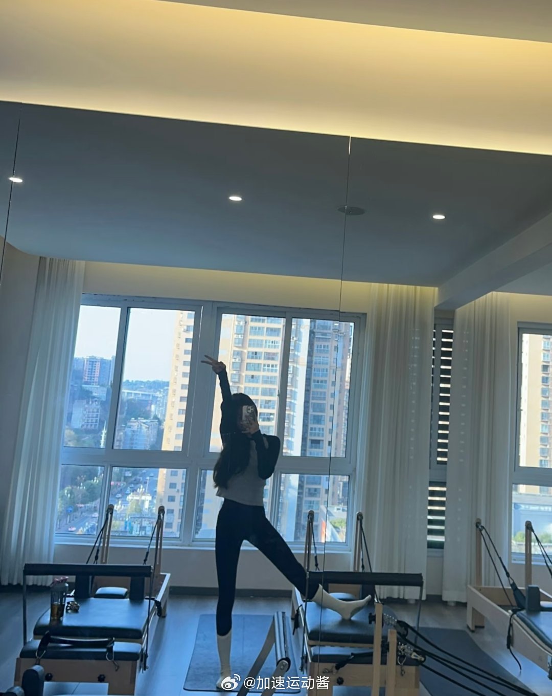 早上的阳光也太好了吧普拉提我的日常plog健身