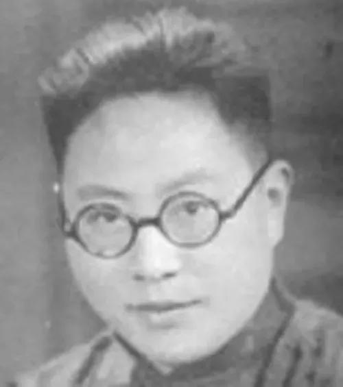 #书籍观后感# #电影中的哲学# 上海作家赵景深喜欢看电影，尤其是原著改编那种，
