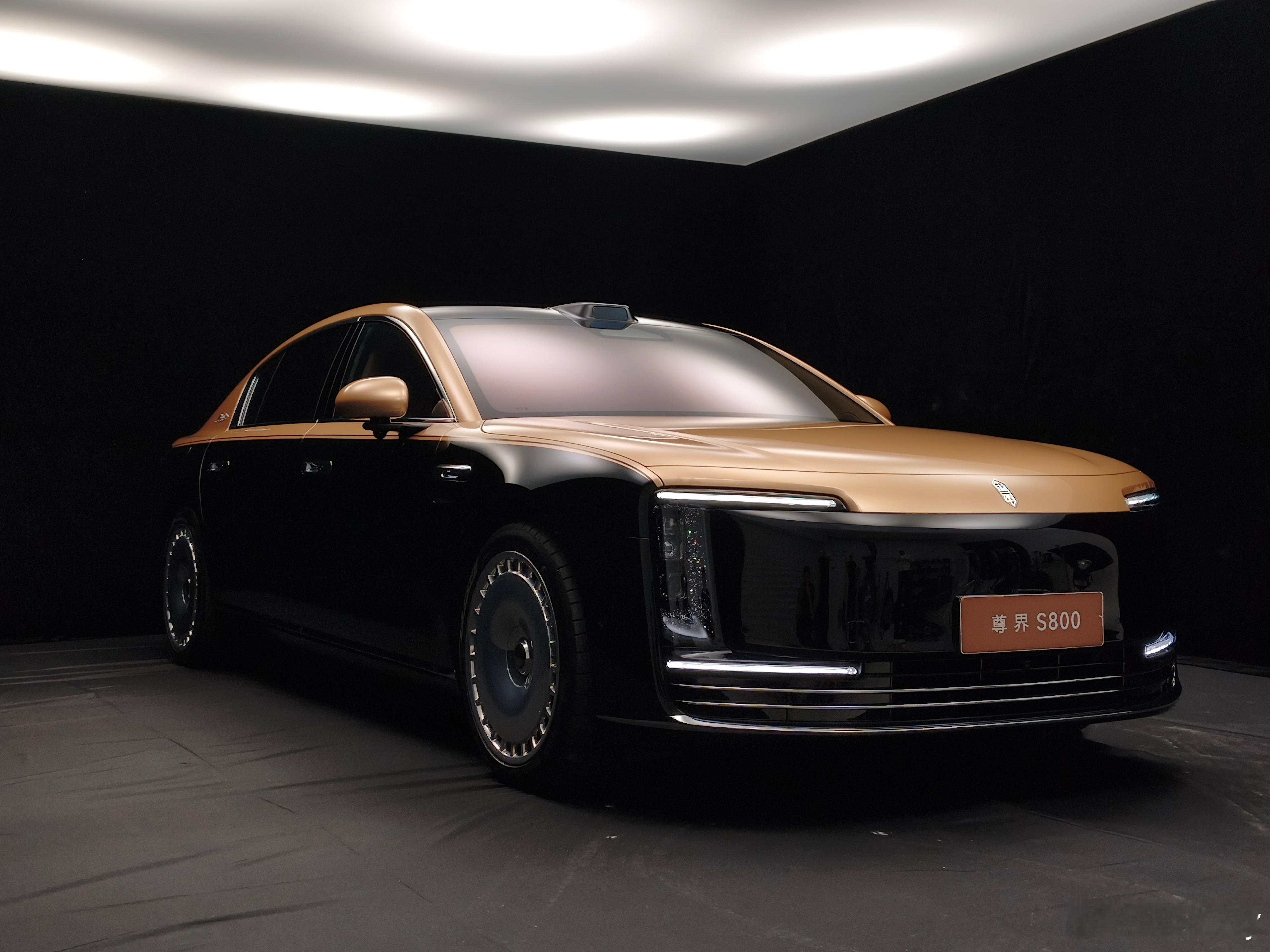 今天给尊界拍点空镜虽然是第二次拍了但每次都能被它的气场震撼到有点后悔没订，当时觉