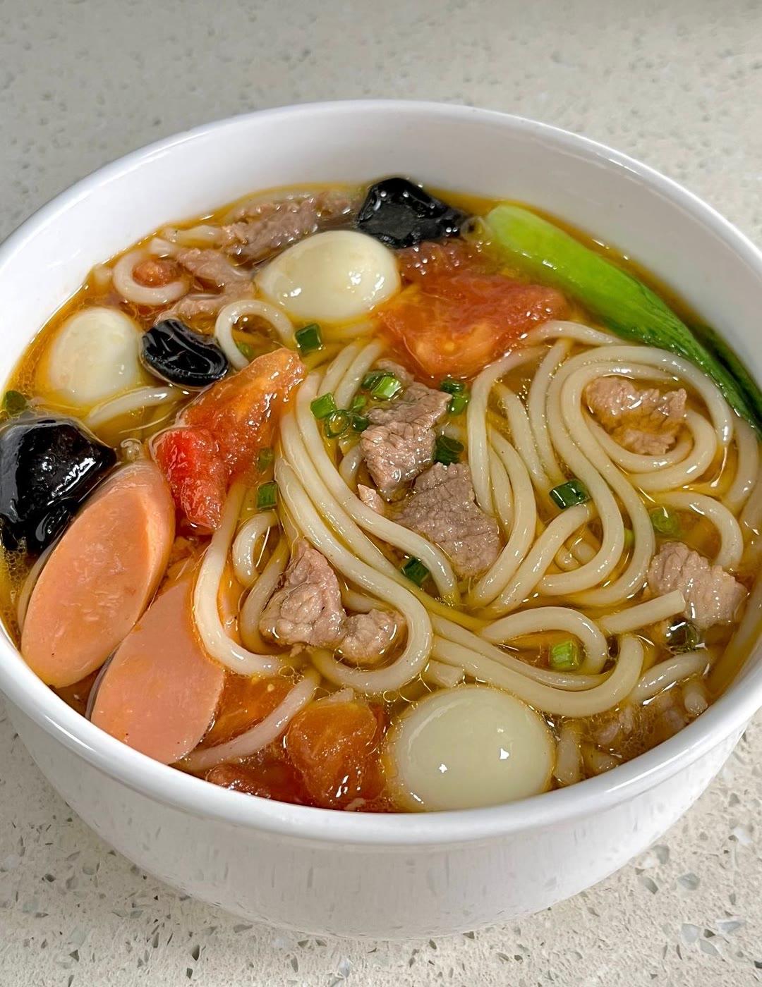 三鲜粉五碗粉 三鲜煮面 三鲜滑肉粉 武汉三鲜粉 三鲜滑肉粉 武汉三鲜粉 三鲜猪肉