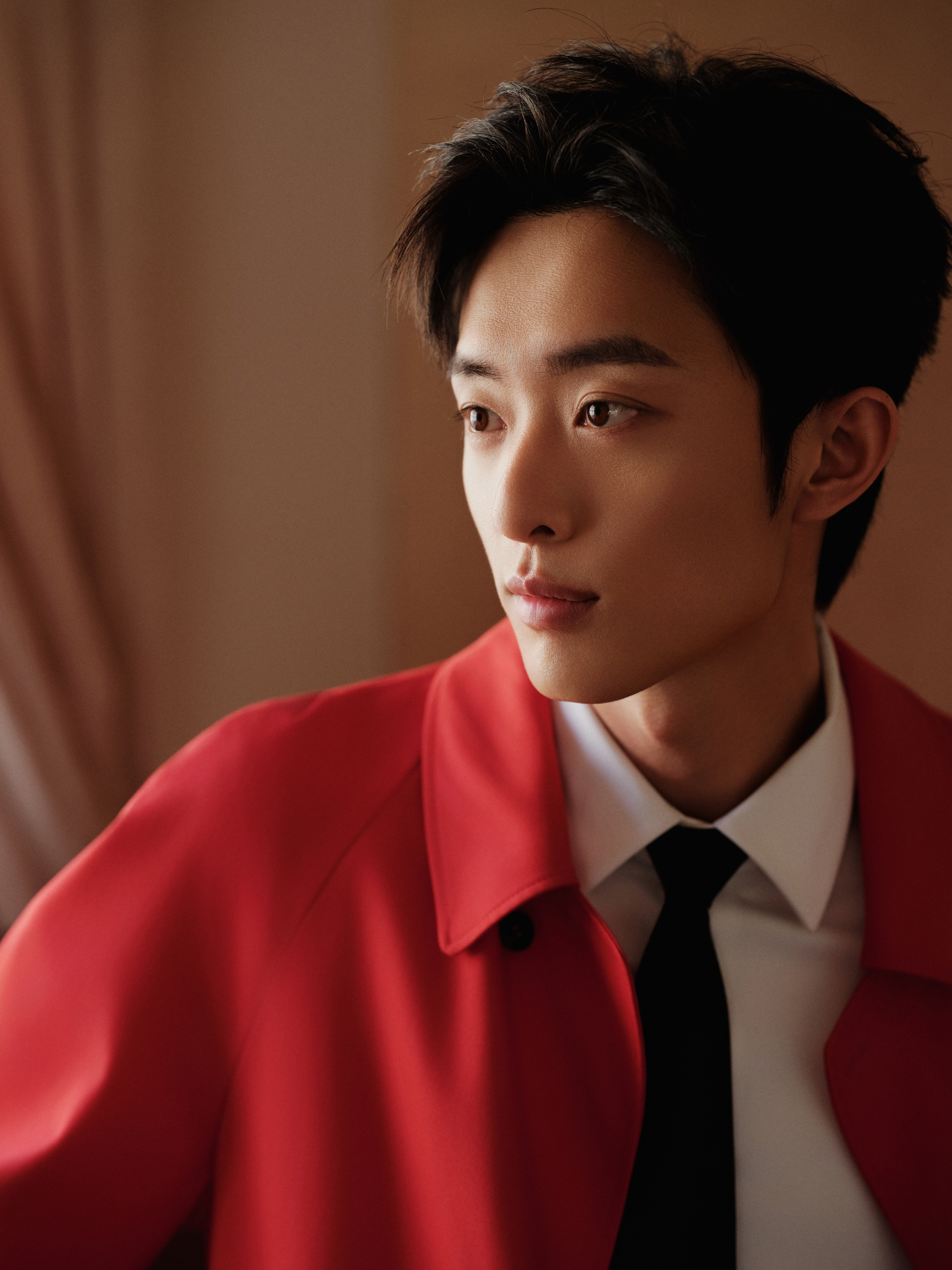 白宇帆三登春晚 家人们，这个白宇帆好像正得不能再正了，白哥又双叒登上春晚啦！作为