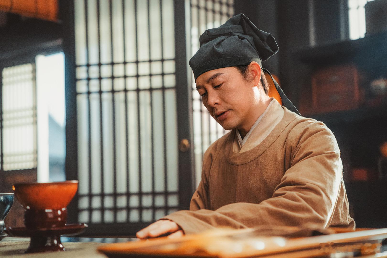 《狂飙》的火爆，让张颂文家喻户晓，他成了从无人问津、谁都瞧不起，到演艺圈顶流一样