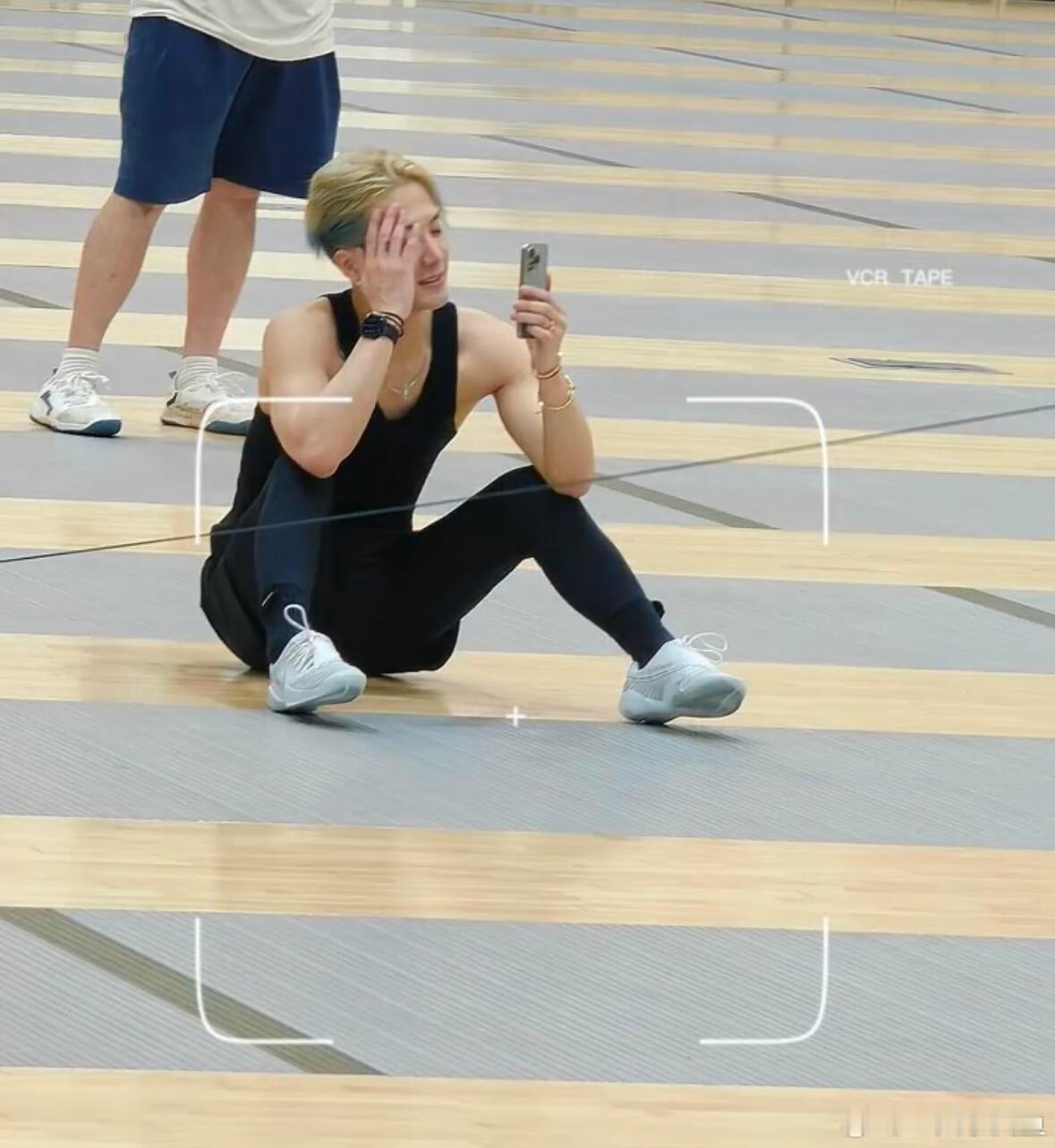 小小一只🥹🥺王嘉尔 ​​​