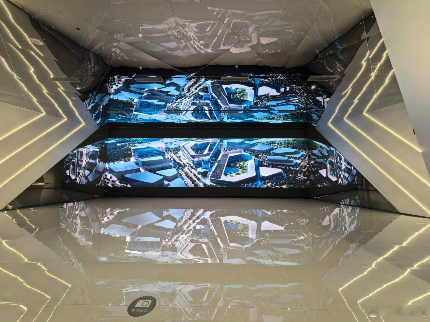 我觉得小鹏在广州的新大楼，很适合做工业之旅的打卡之地啊。真的可以开放给普通公众预