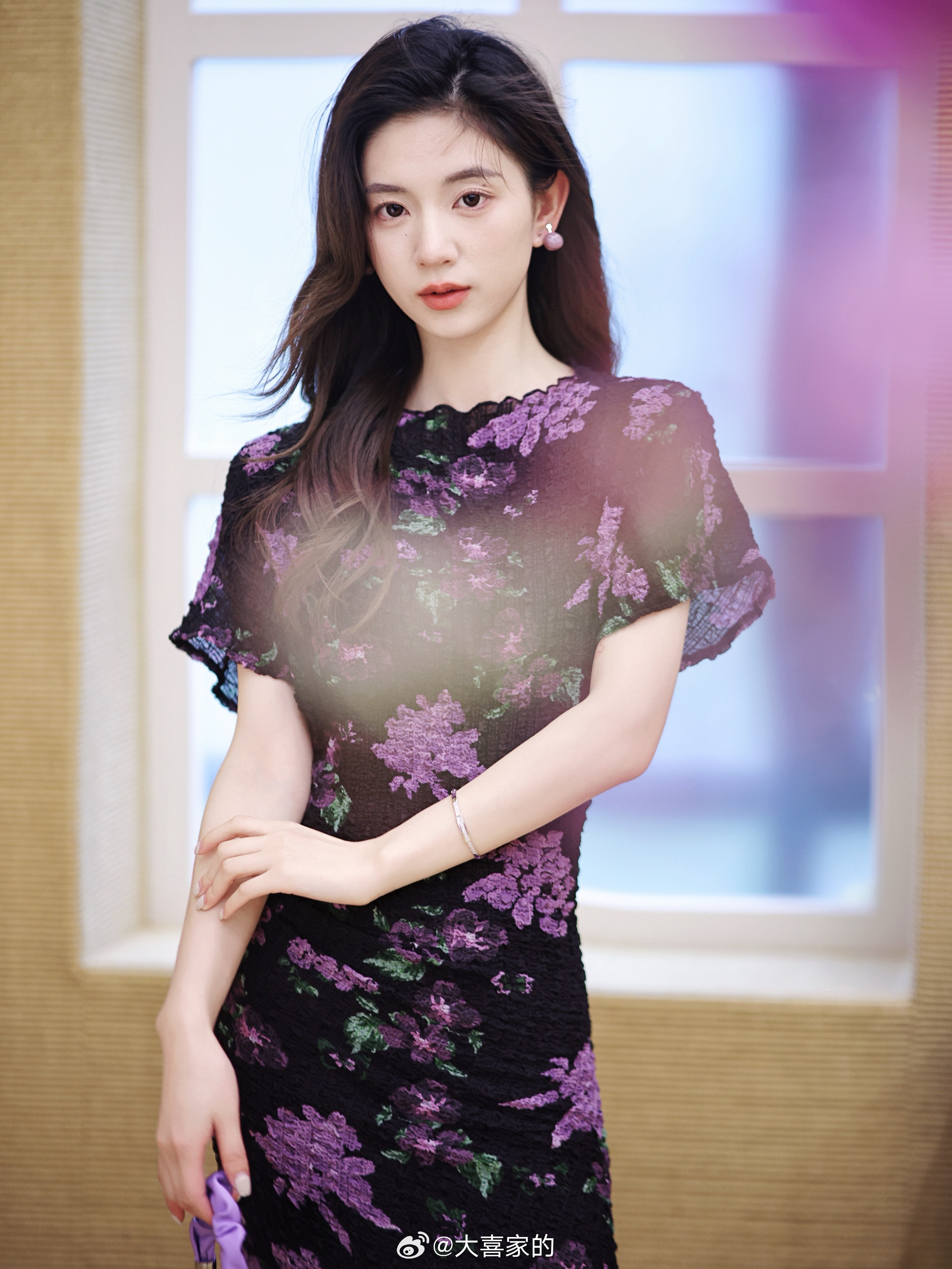 像明媚花仙子～真丝泡泡绉 弹力很大！再加自在褶皱修身不束缚 很衬气质！ 