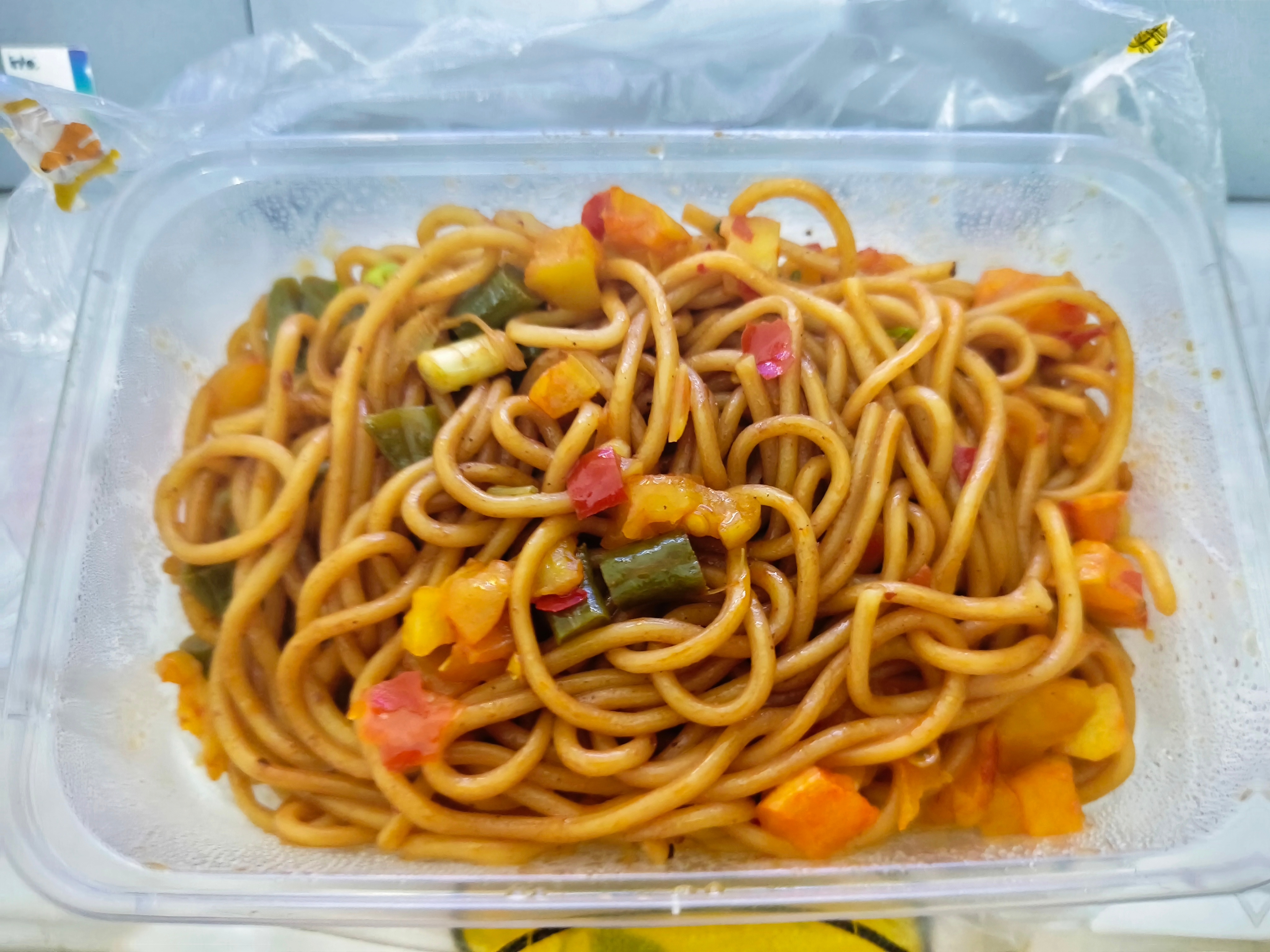 热干面十块钱一碗 