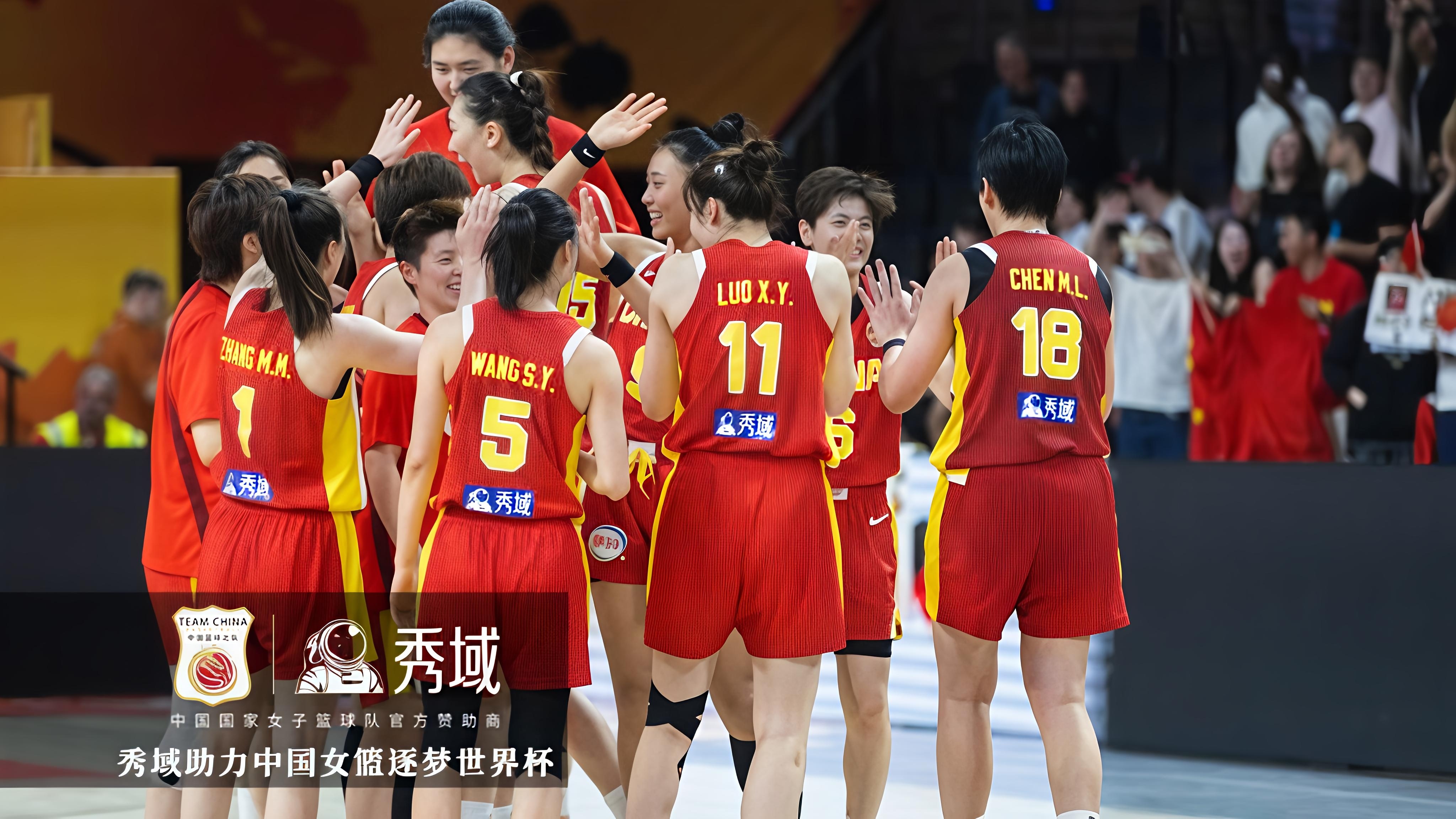中国女篮20分大胜意大利女篮酣战收官，铿锵玫瑰强势绽放！小组收官之战，中国女篮以