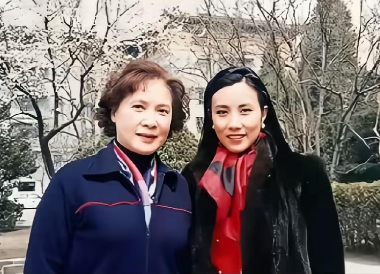 秦怡与汪明荃
