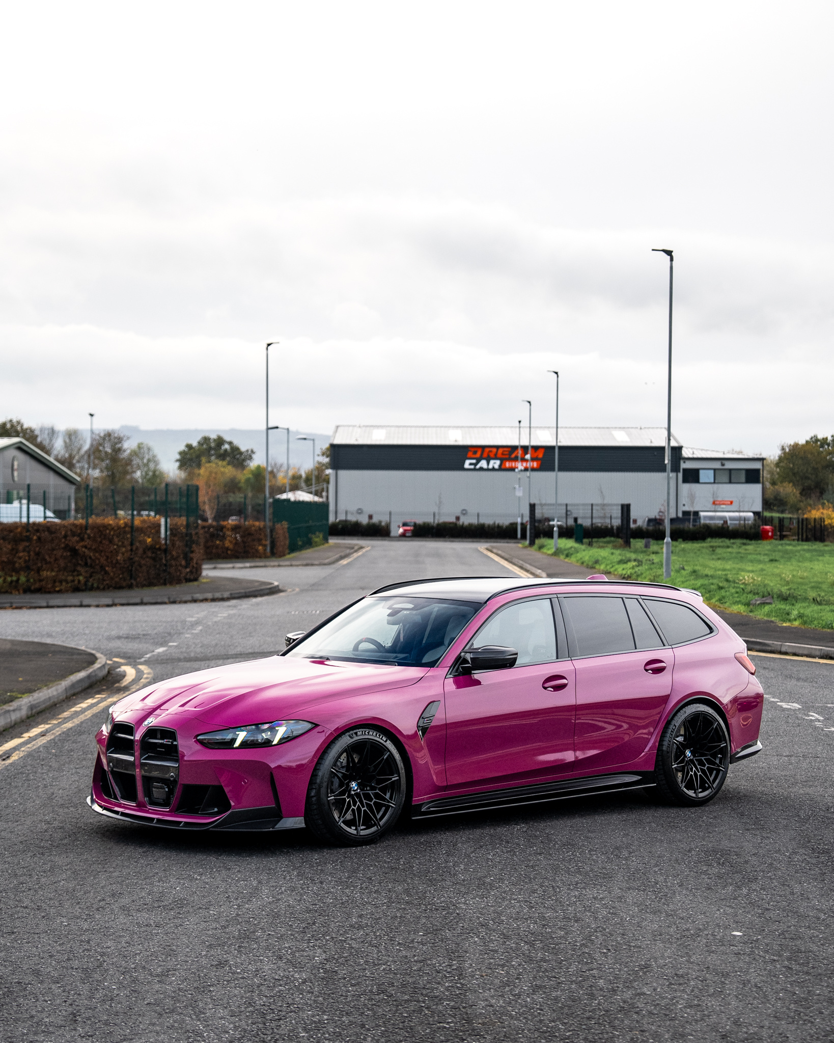 BMW M3 Touring 这个配色是保时捷的Ruby star Red，美不