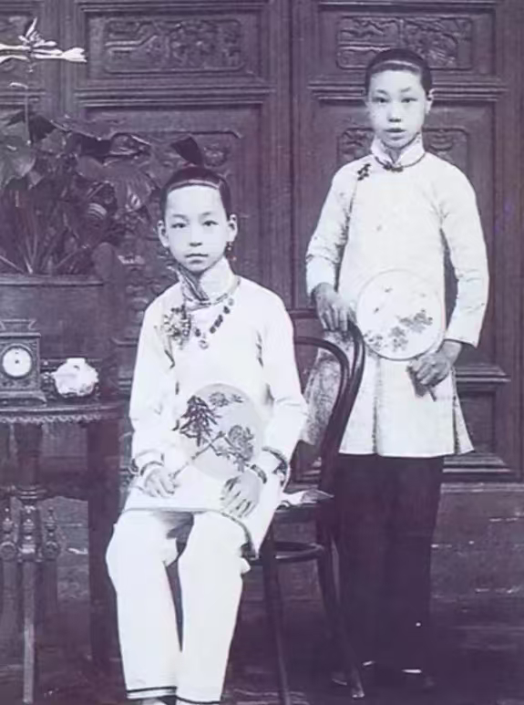 【来自投稿】少女时期的黄逸梵（左），她是著名作家张爱玲的母亲 